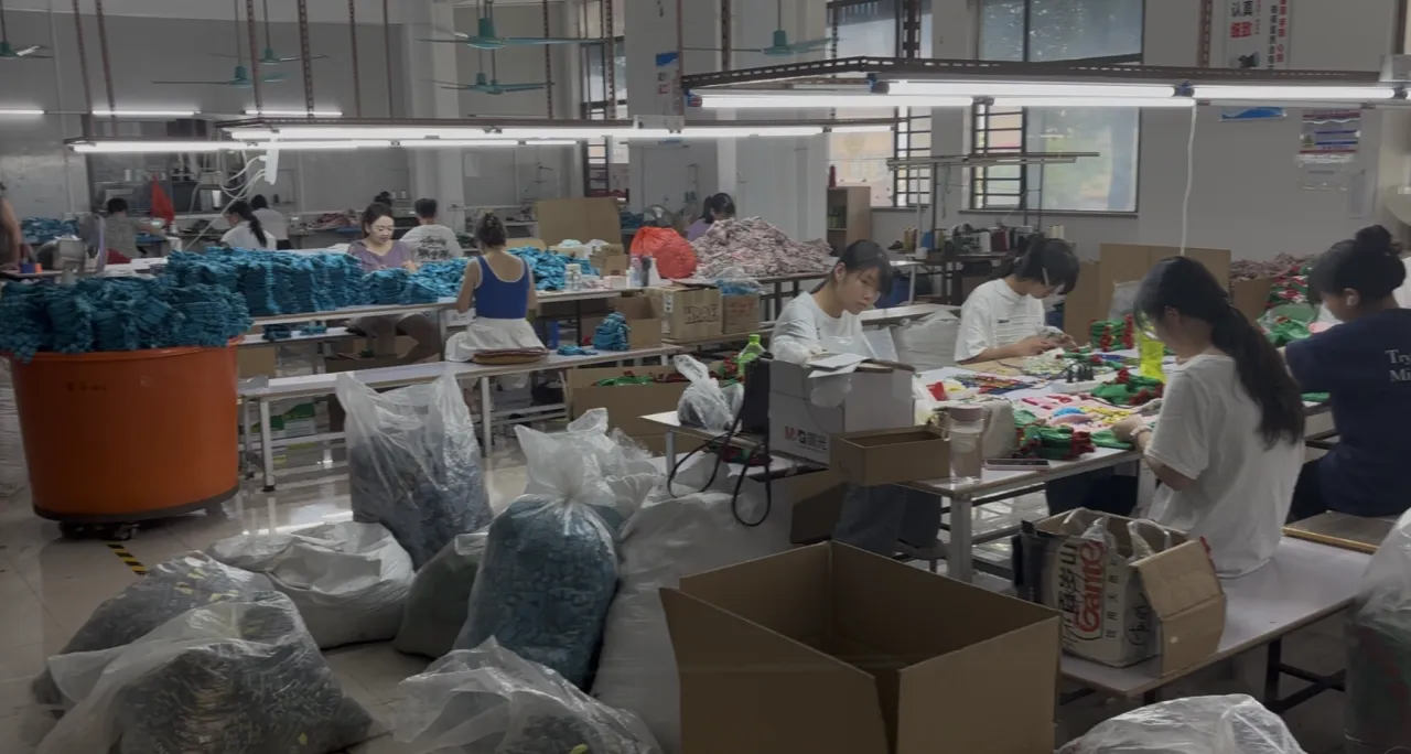 Trims, labels, and packaging options